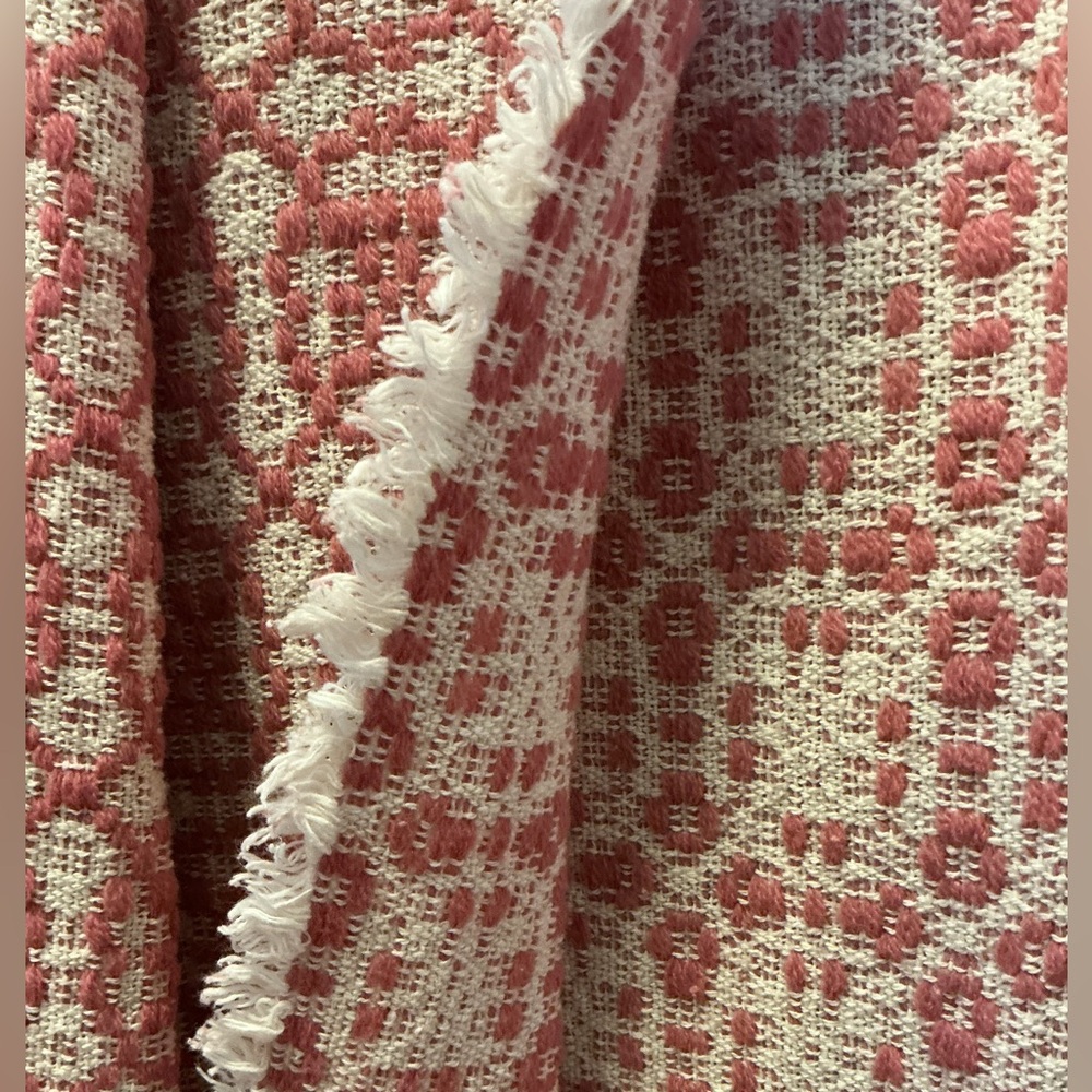 Vintage knit Tablecloth - Picture 2 of 11